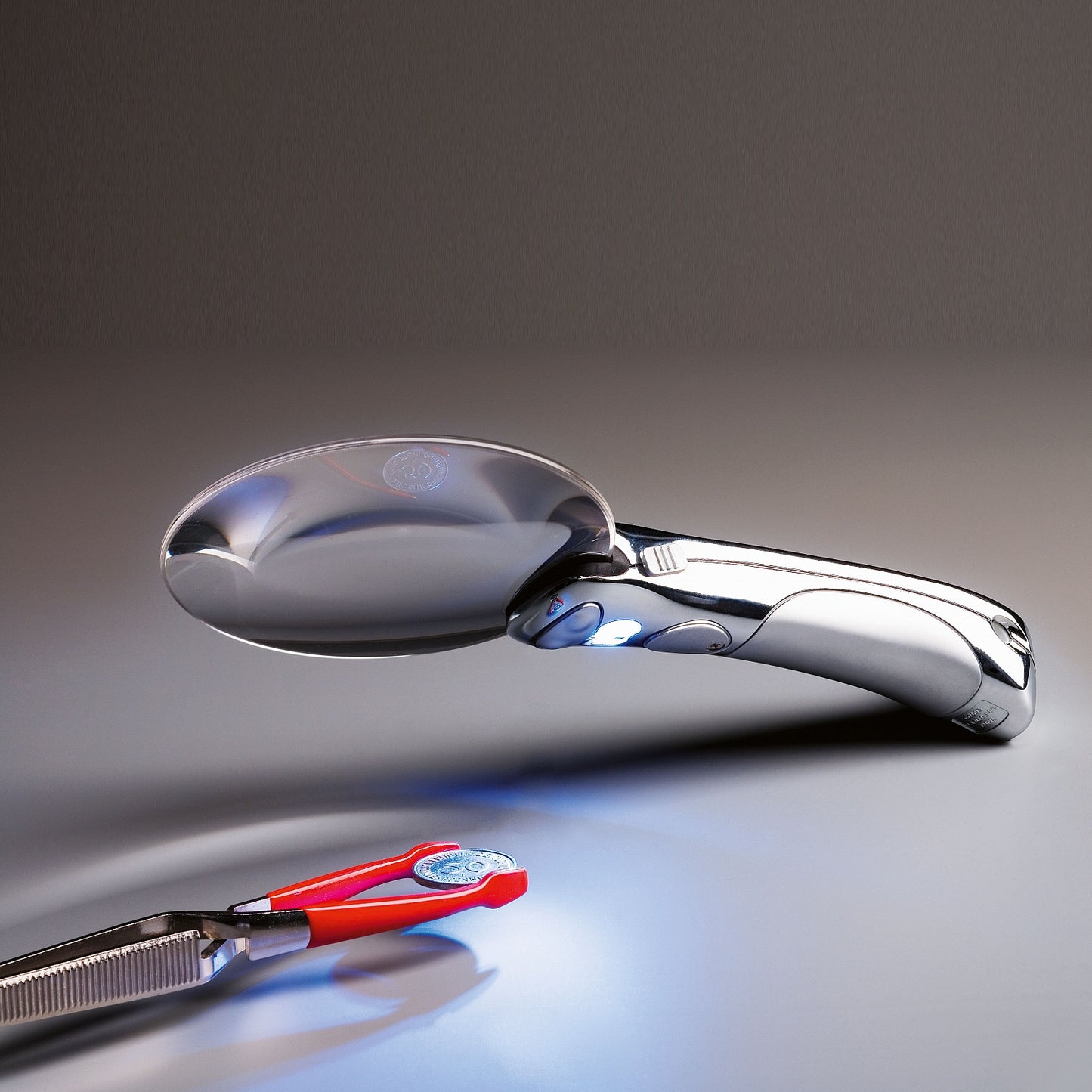 Frameless Magnifier with Chrome Handle